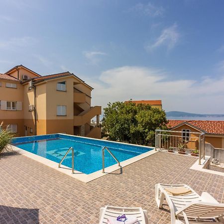 Apartmani Jaric Novi Vinodolski Kültér fotó