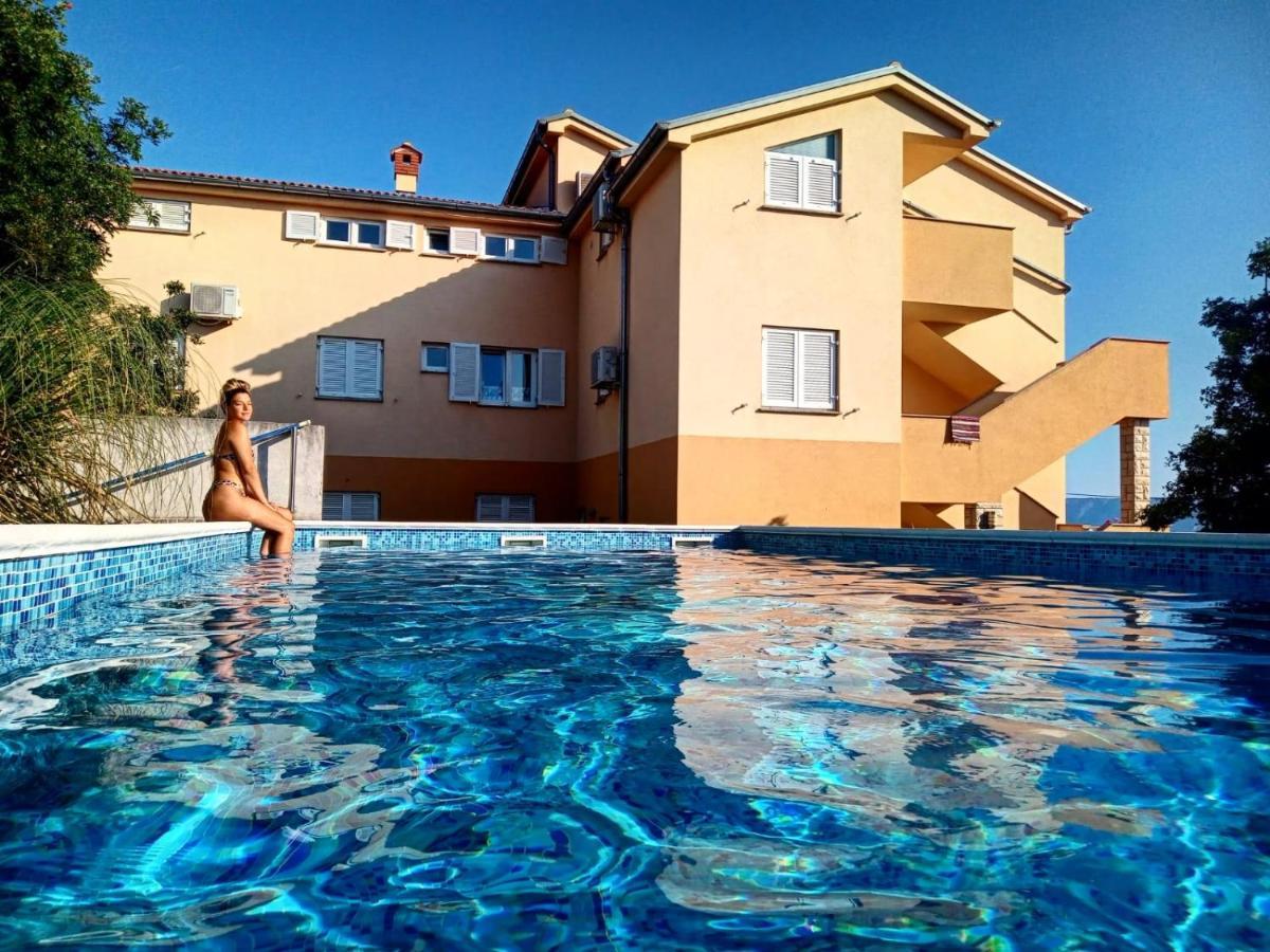 Apartmani Jaric Novi Vinodolski Kültér fotó