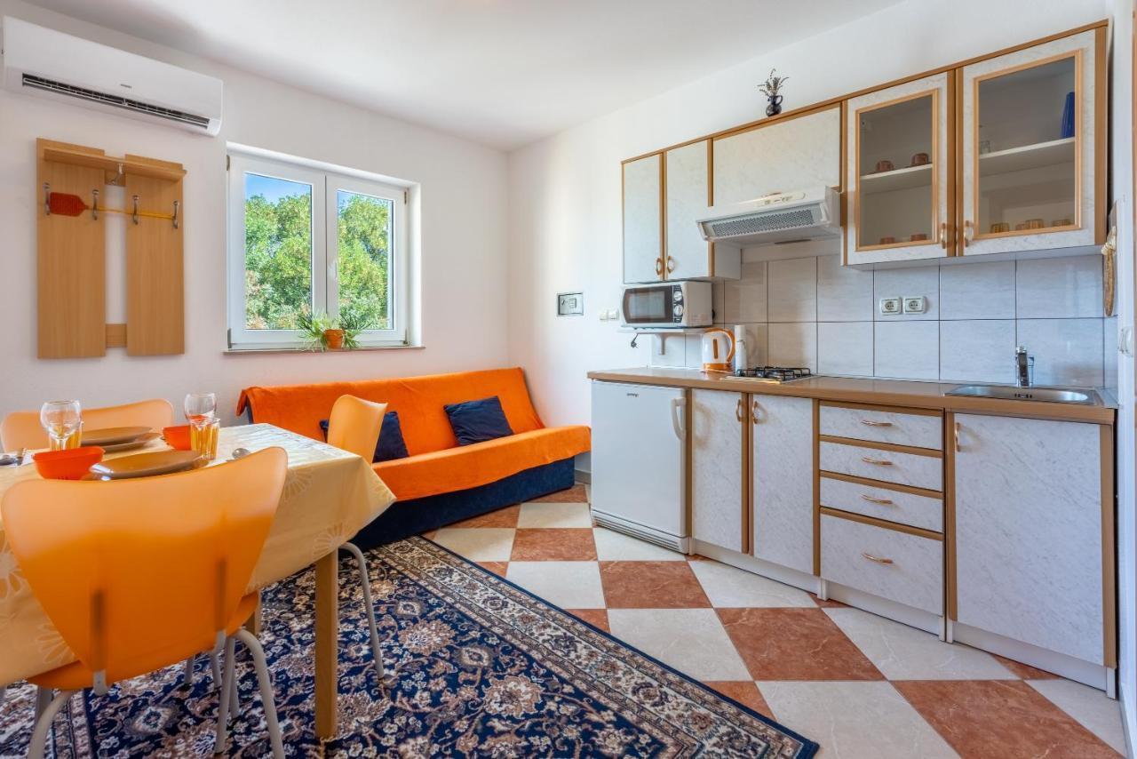 Apartmani Jaric Novi Vinodolski Kültér fotó