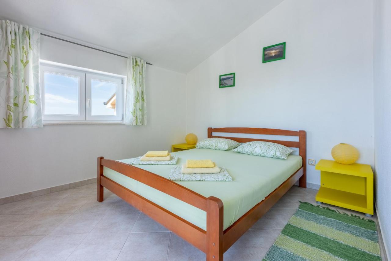 Apartmani Jaric Novi Vinodolski Kültér fotó