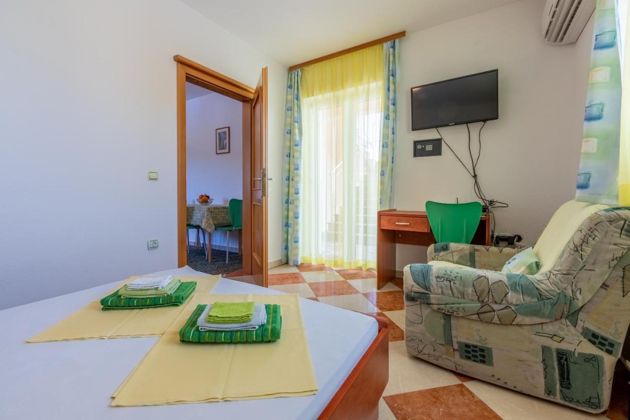 Apartmani Jaric Novi Vinodolski Kültér fotó