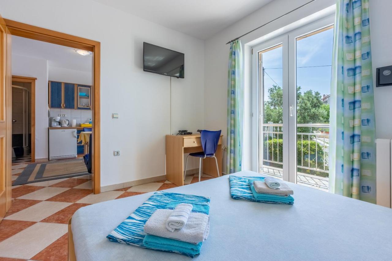 Apartmani Jaric Novi Vinodolski Kültér fotó