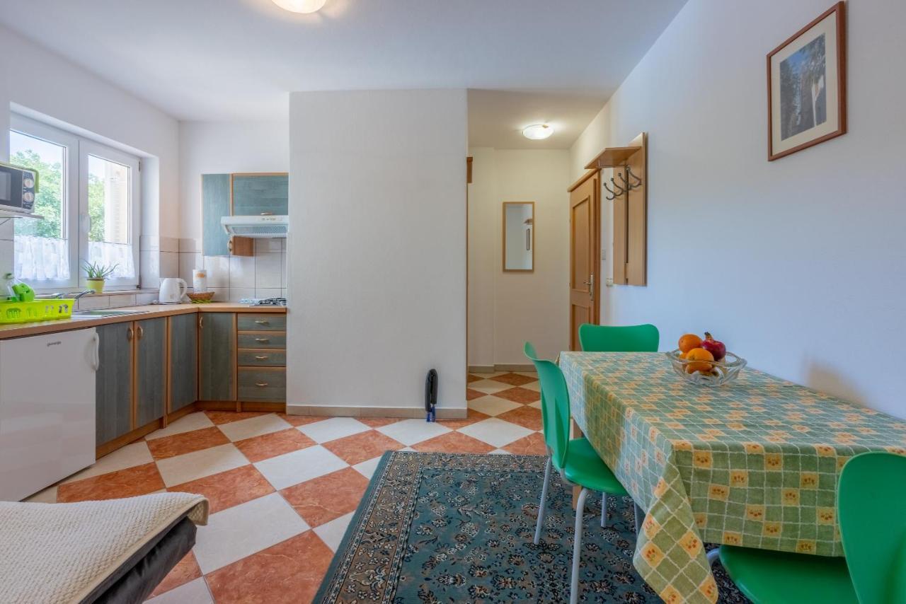 Apartmani Jaric Novi Vinodolski Kültér fotó