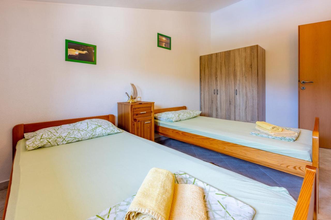 Apartmani Jaric Novi Vinodolski Kültér fotó