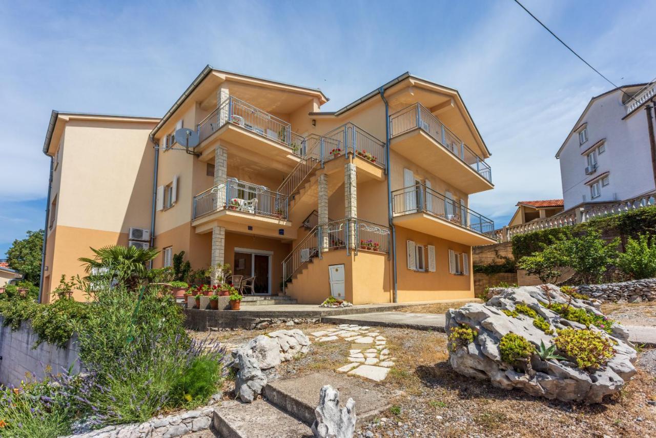 Apartmani Jaric Novi Vinodolski Kültér fotó