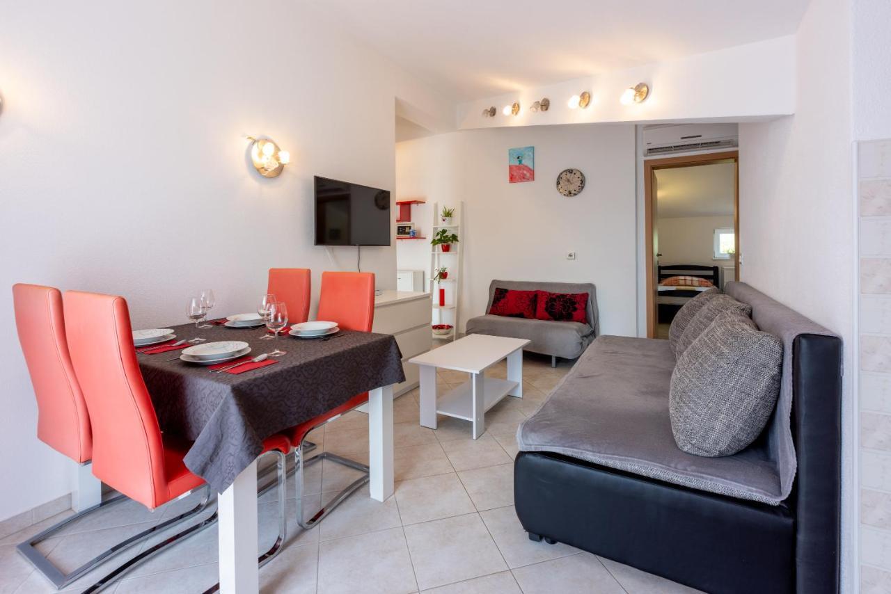 Apartmani Jaric Novi Vinodolski Kültér fotó