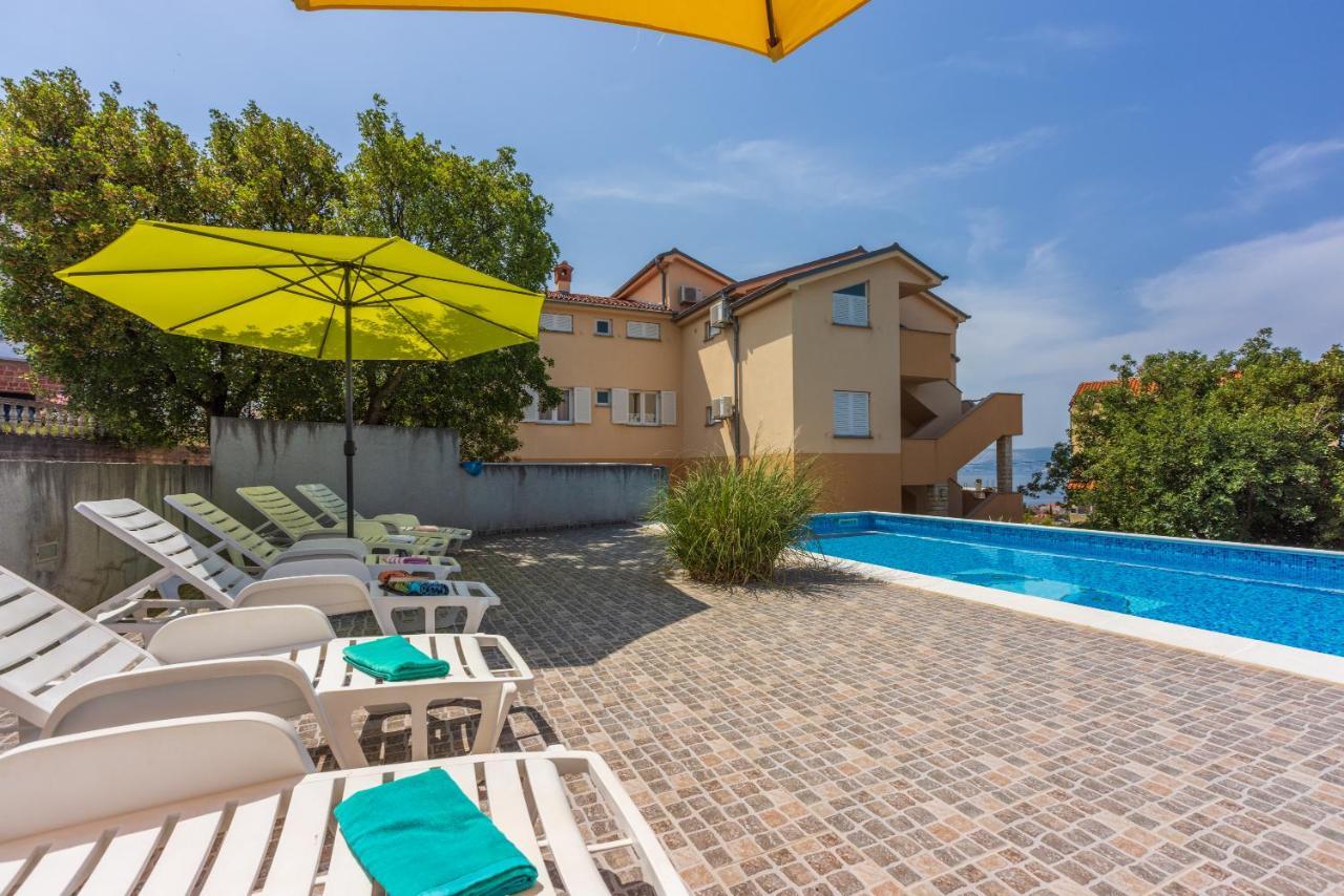 Apartmani Jaric Novi Vinodolski Kültér fotó