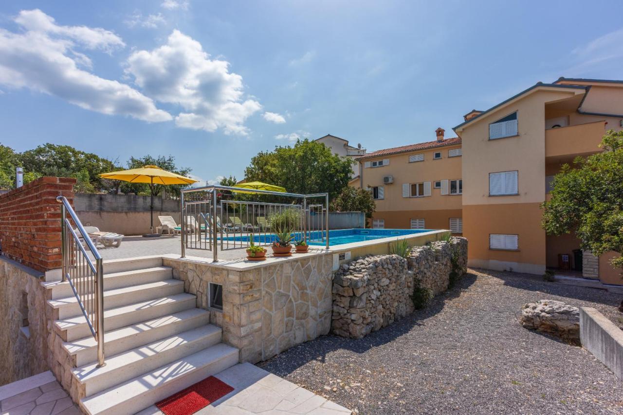 Apartmani Jaric Novi Vinodolski Kültér fotó