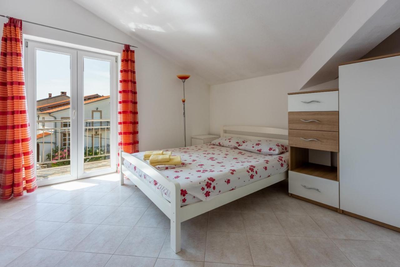 Apartmani Jaric Novi Vinodolski Kültér fotó